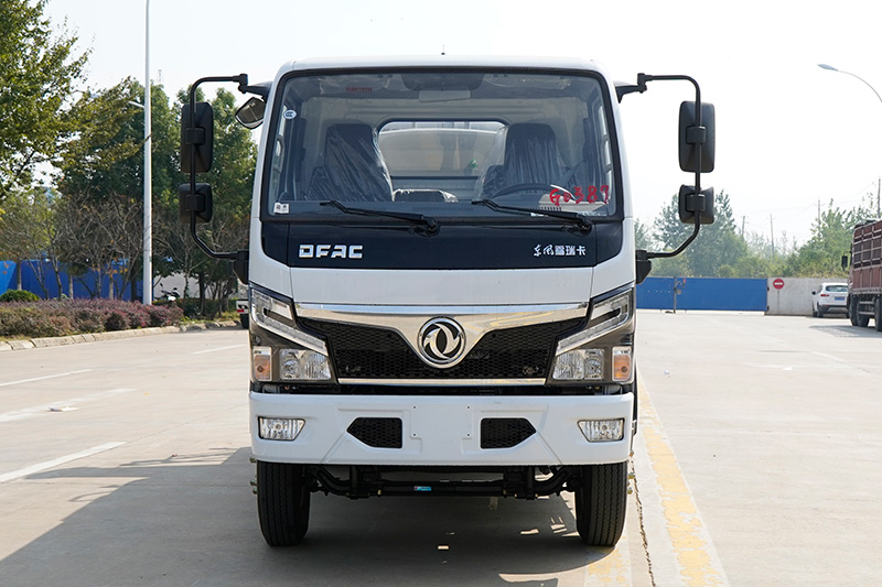 D6   5方洒水、雾炮车