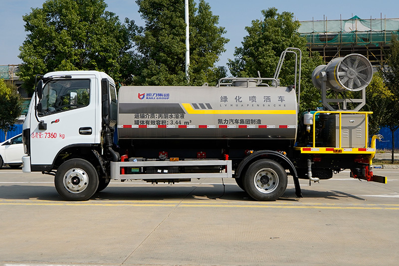 D6   5方洒水、雾炮车