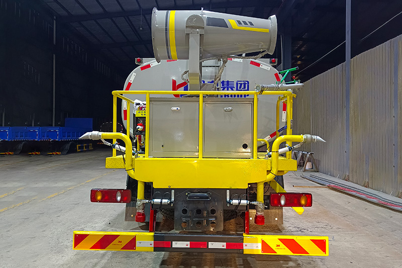华神F5  12方洒水、雾炮车